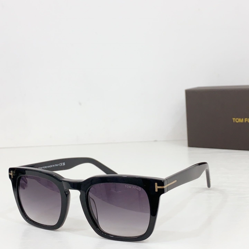 TOM FORD
